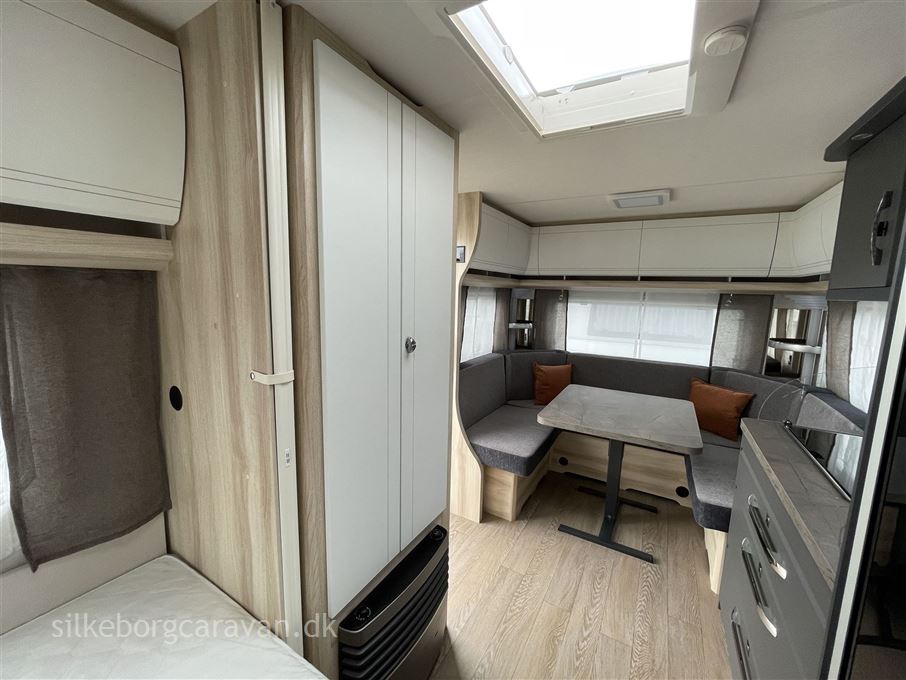 Hobby De Luxe 460 UFe DK-Line